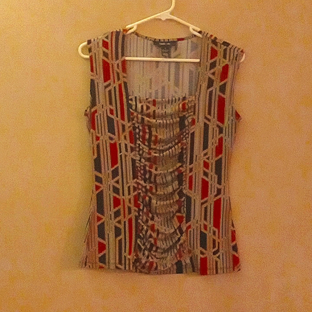 Stylish raunched middle top
